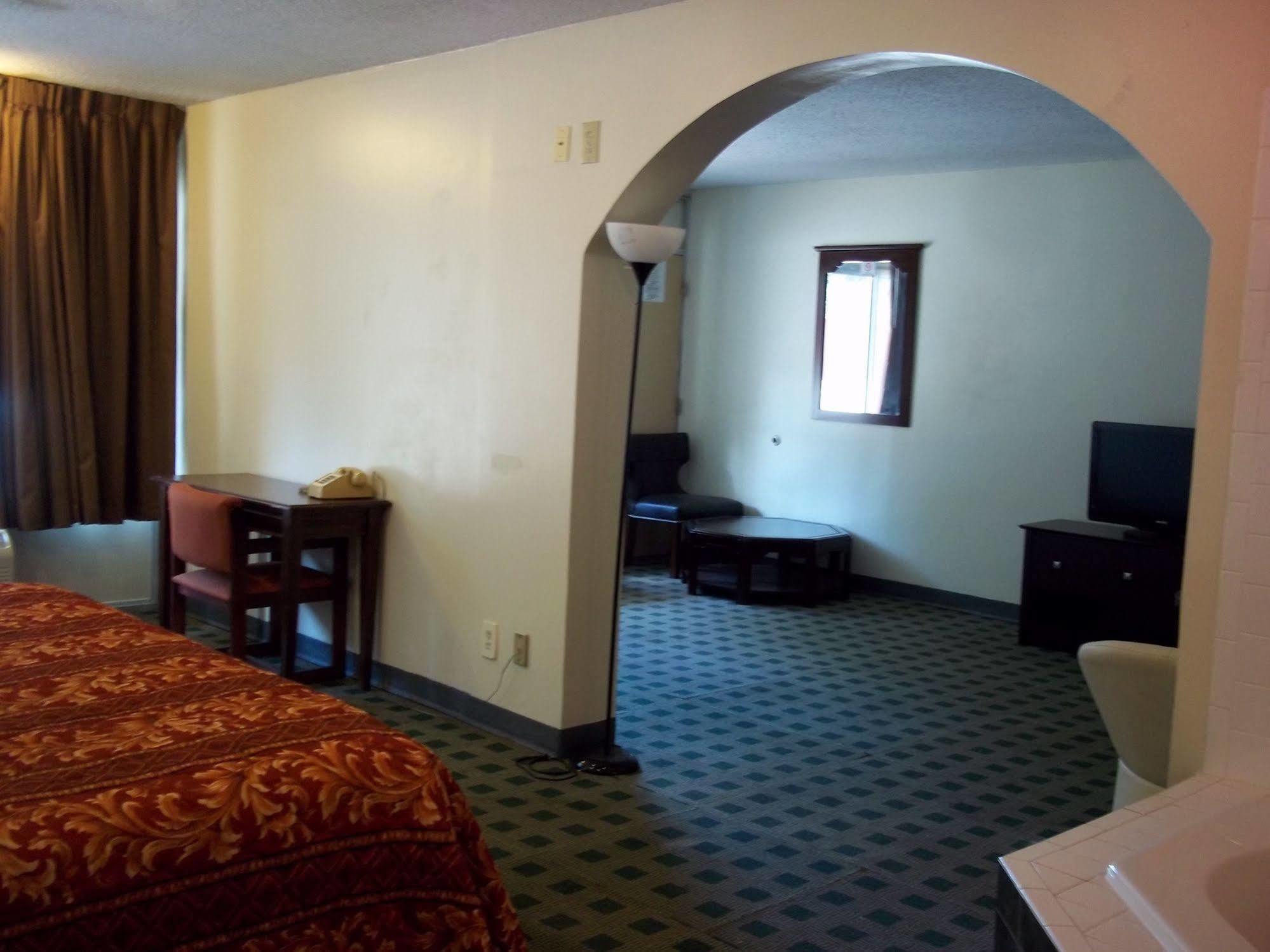 Red Roof Inn Lagrange Extérieur photo