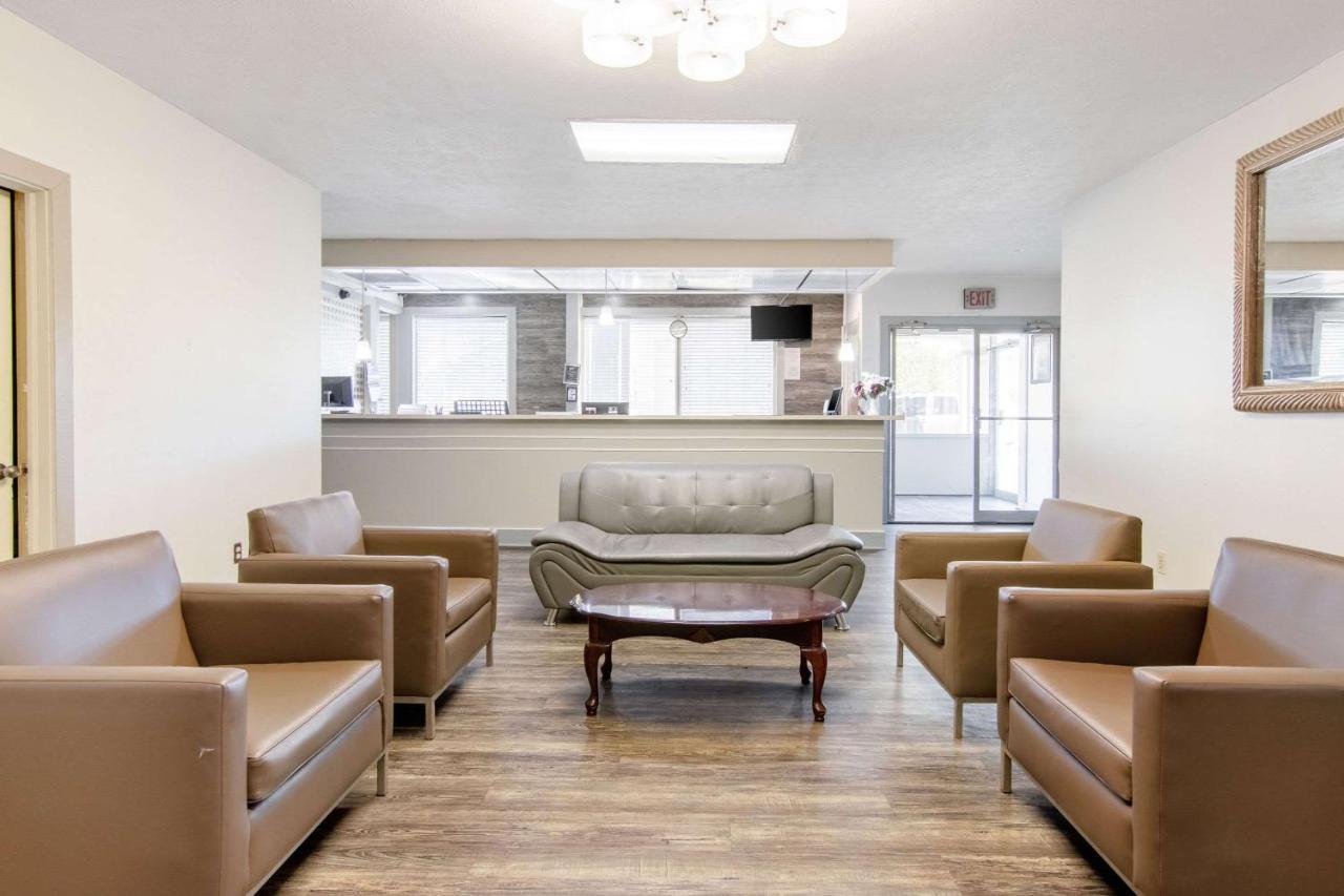 Red Roof Inn Lagrange Extérieur photo