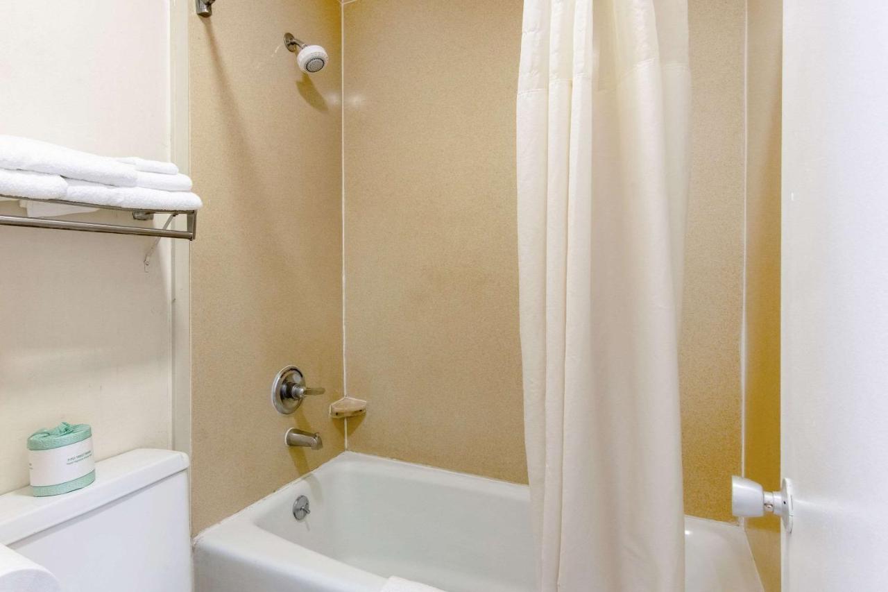 Red Roof Inn Lagrange Extérieur photo